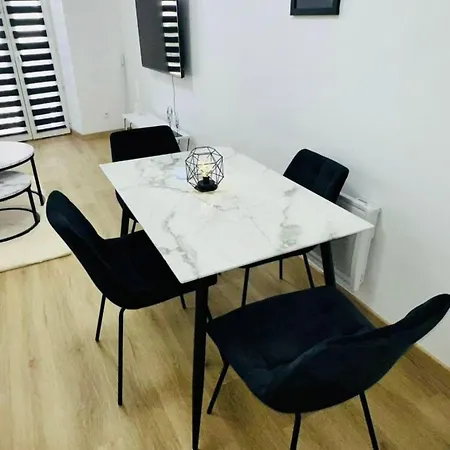 T2 En Plein Coeur Du Centre Lägenhet